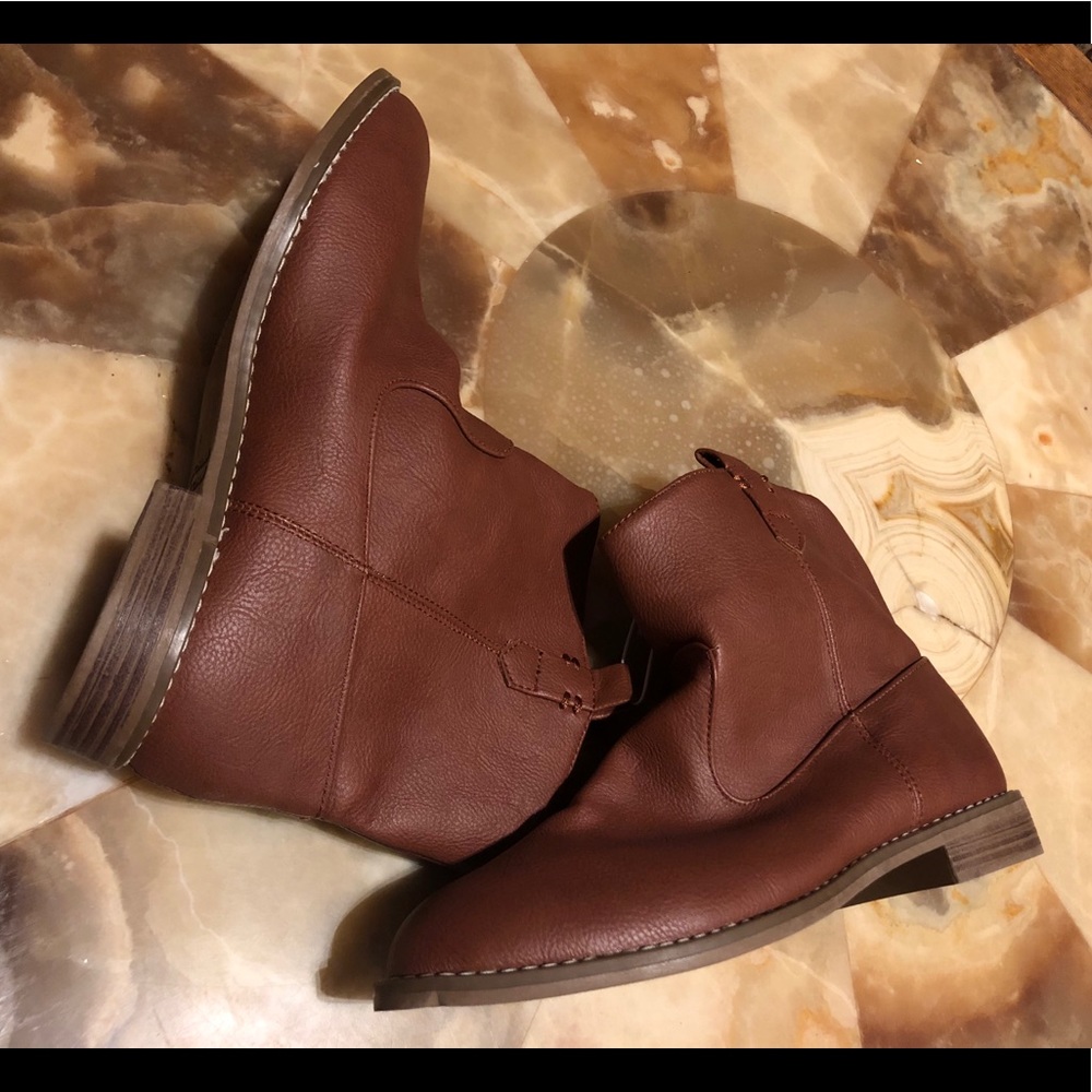 Old Navy brown boots